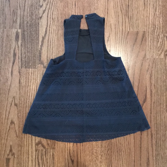 Top - Picture 2 of 4